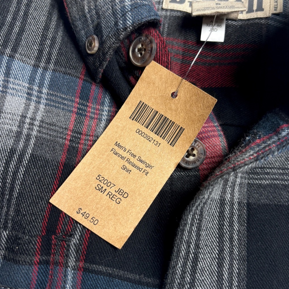 New Duluth Trading Plaid Flannel Free Swingin Relaxed Fit Mens Small button Down - Picture 6 of 7